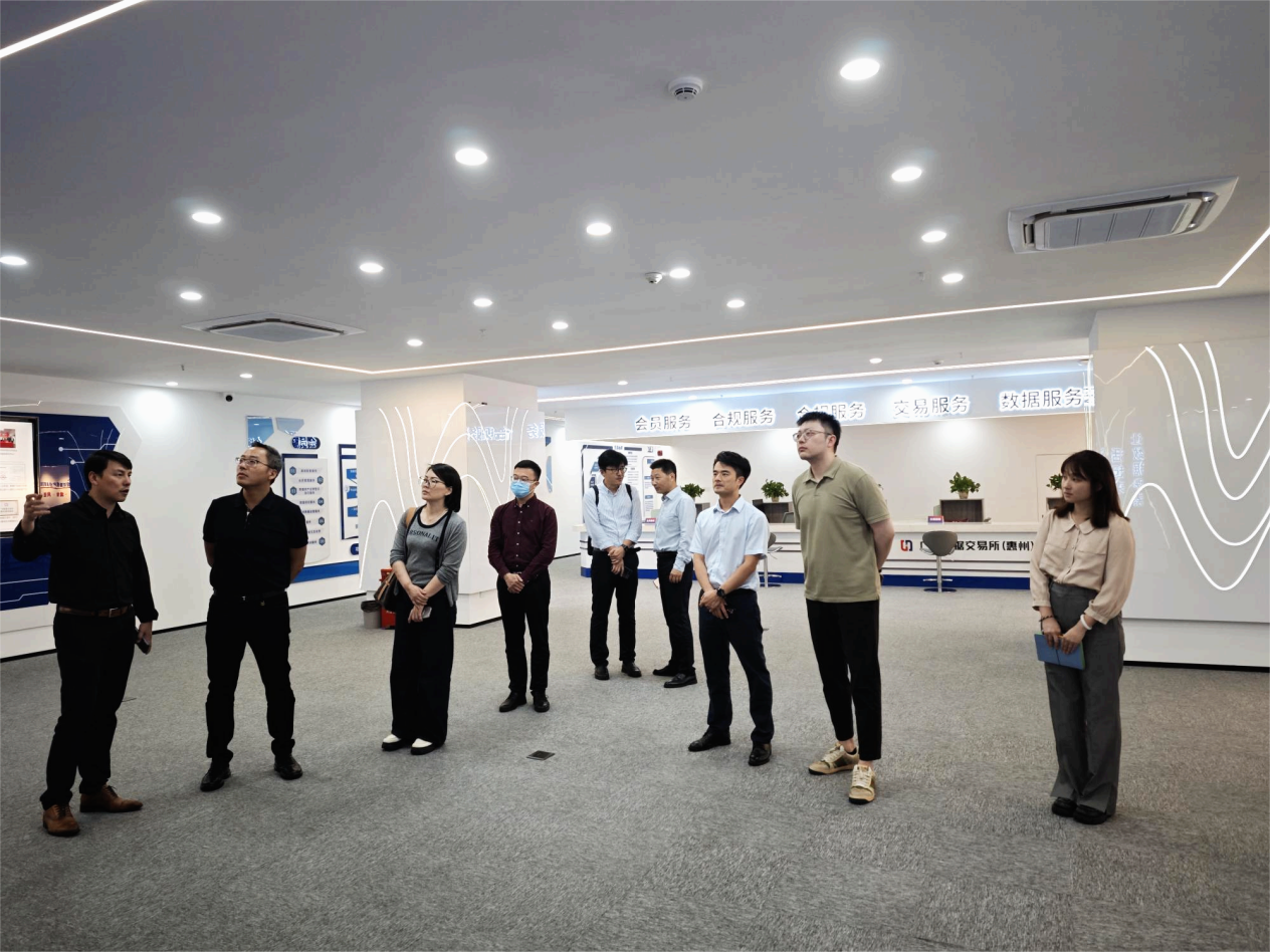 基地运营│广联数科、鼎晖百孚一行到惠州服务基地参观研讨(图1)